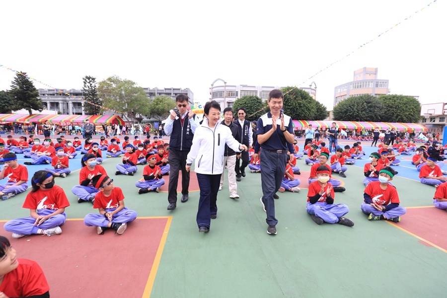 台中市沙鹿區文光國小60週年校慶運動會暨庠序樓重建落成啟用典禮--TSAI (16)