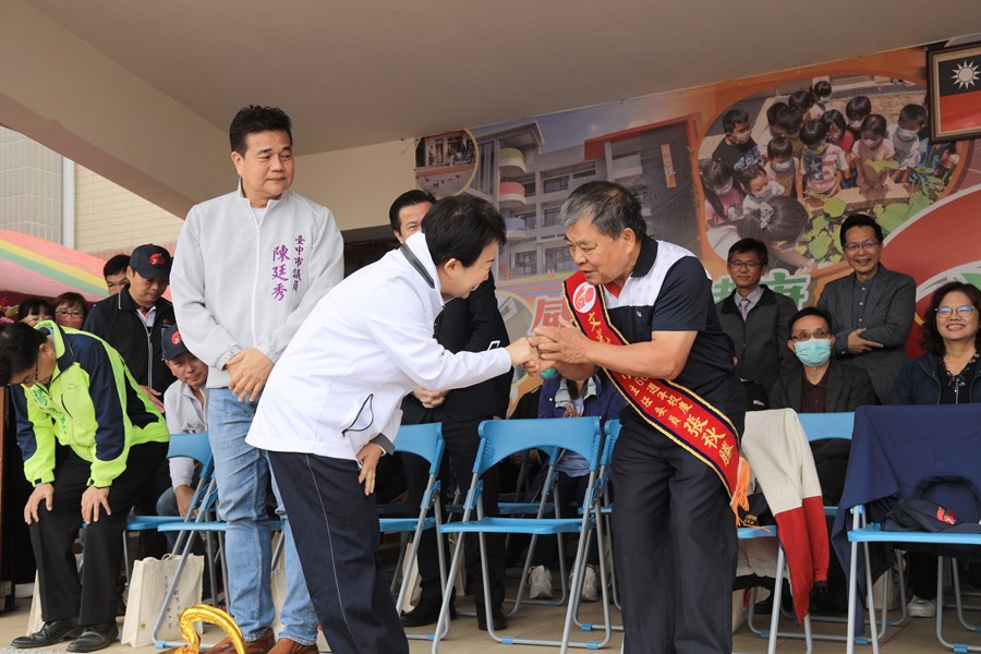 台中市沙鹿區文光國小60週年校慶運動會暨庠序樓重建落成啟用典禮--TSAI (20)
