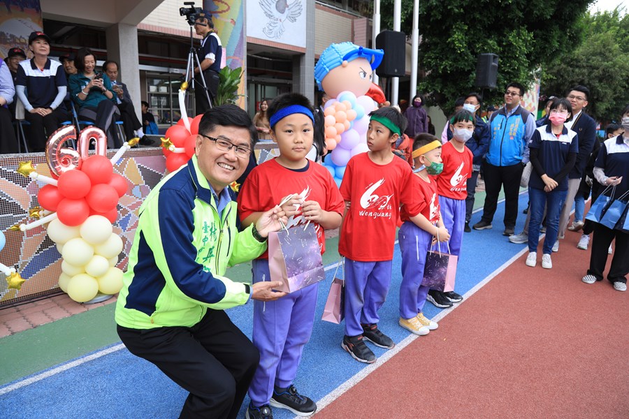 台中市沙鹿區文光國小60週年校慶運動會暨庠序樓重建落成啟用典禮--TSAI (44)