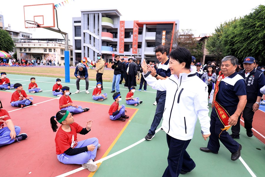 台中市沙鹿區文光國小60週年校慶運動會暨庠序樓重建落成啟用典禮--TSAI (80)