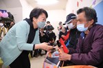 市長年前關懷慰問街友---TSAI (1)