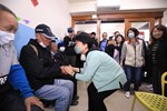 市長年前關懷慰問街友---TSAI (8)