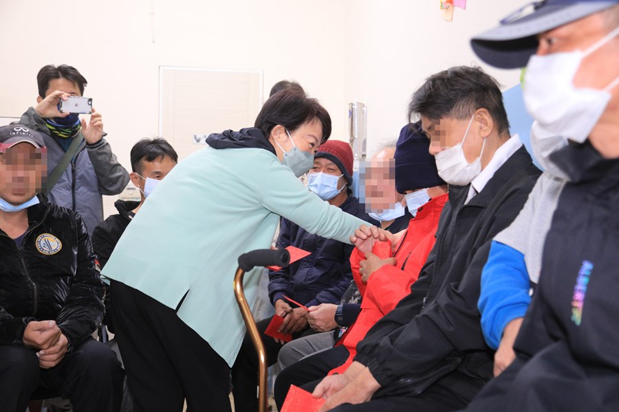 市長年前關懷慰問街友---TSAI (17)