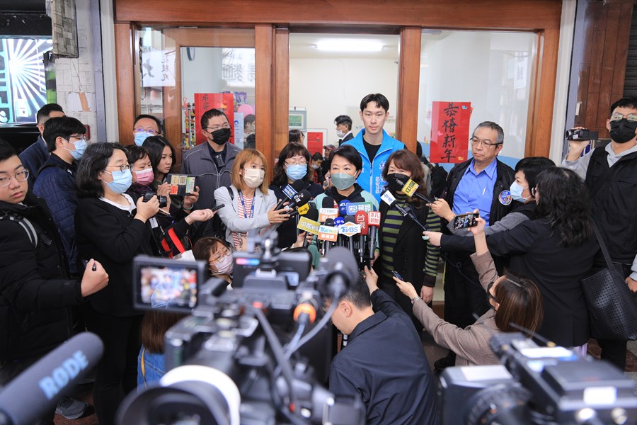 市長年前關懷慰問街友---TSAI (23)