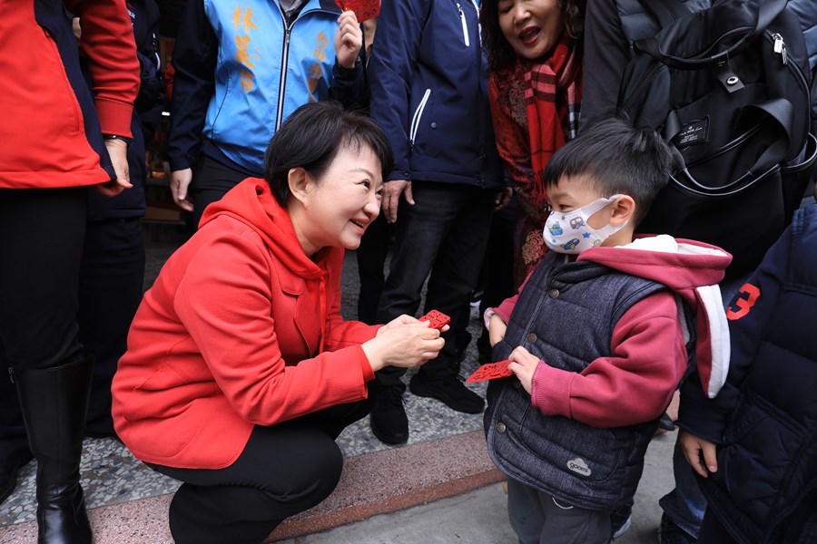 盧市長到烏日區永興宮發紅包--TSAI (2)