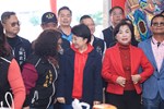 盧市長大年初二至潭子區得天宮發送龍年小紅包 (7)