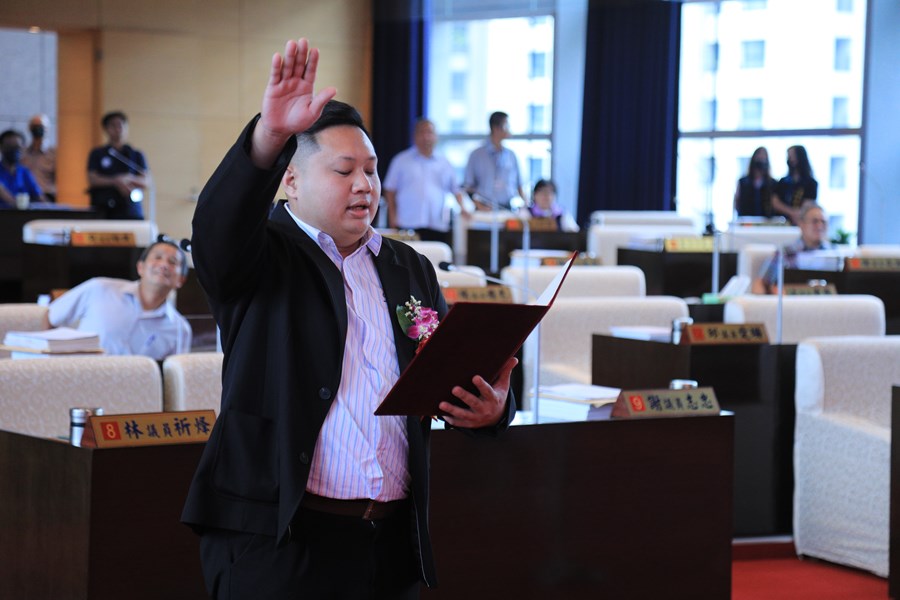 台中市議會第四屆第三次定期會第七次會議--吳建德議員宣誓就職--TSAI (25)