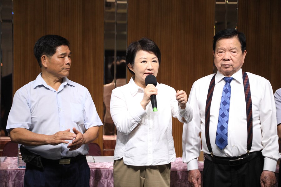 盧市長頒發台中市農會第19屆理事長當選證書--TSAI (19)
