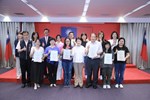 表揚113年度國中小閱讀推手團體獎--大合照--TSAI (21)