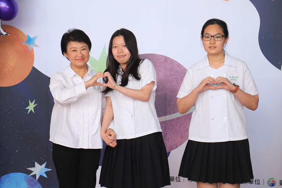 台中市高級中等以下學校112學年度畢業生市長獎合影(高中組)--TSAI (138)