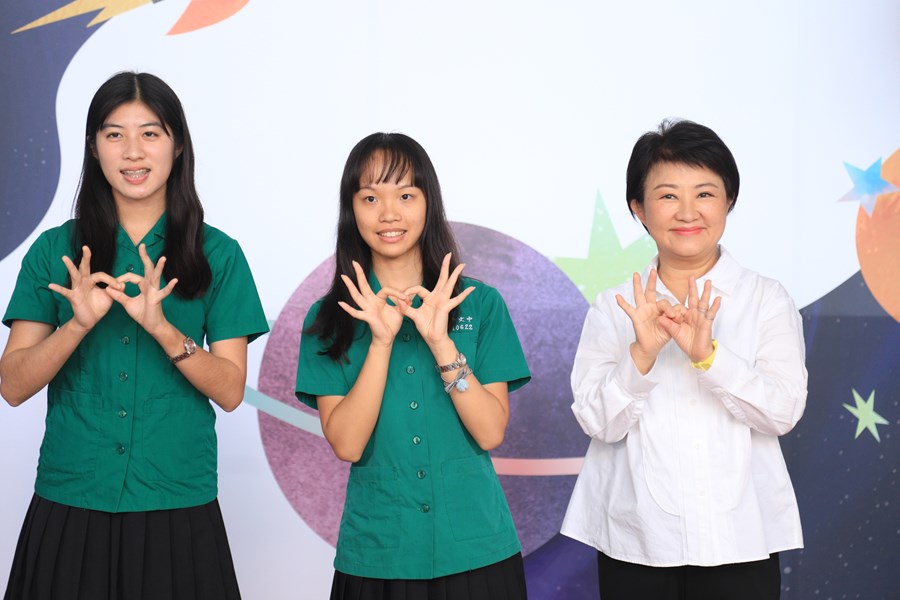 台中市高級中等以下學校112學年度畢業生市長獎合影(高中組)--TSAI (156)