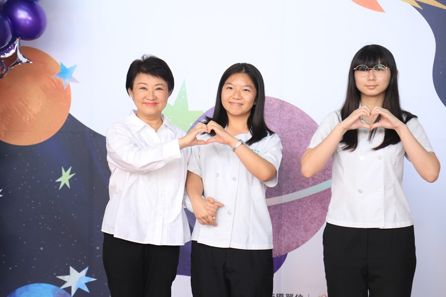 台中市高級中等以下學校112學年度畢業生市長獎合影(高中組)--TSAI (170)