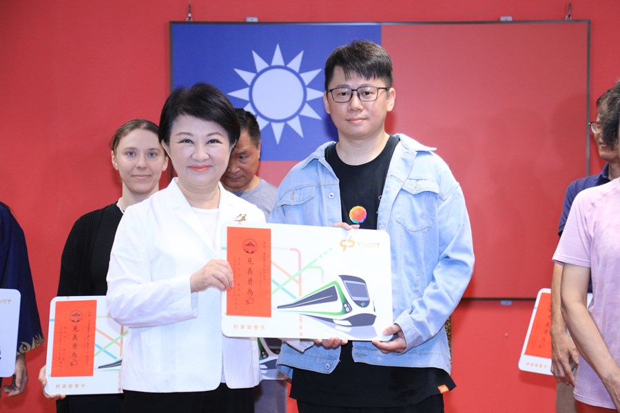 表揚台中捷運0521事件英勇市民----黃先生