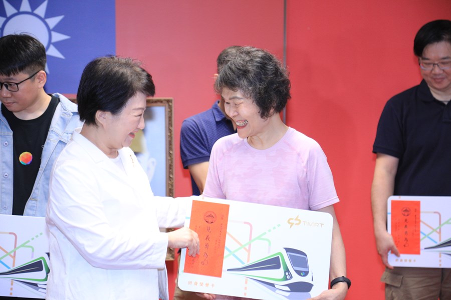 表揚台中捷運0521事件英勇市民----林高女士