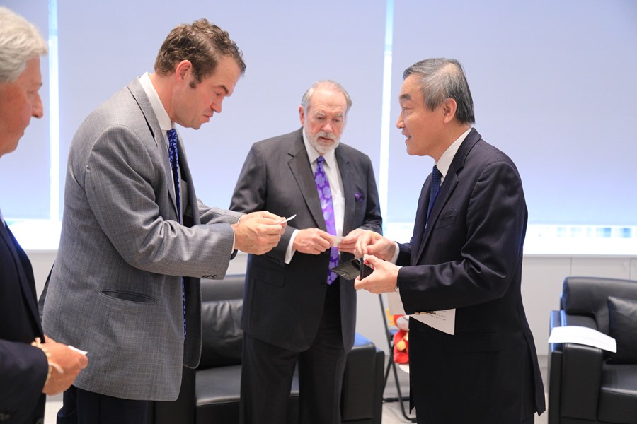 美國阿肯色州哈克比(Mike Huckabee)前州長一行拜會市府--TSAI (8)