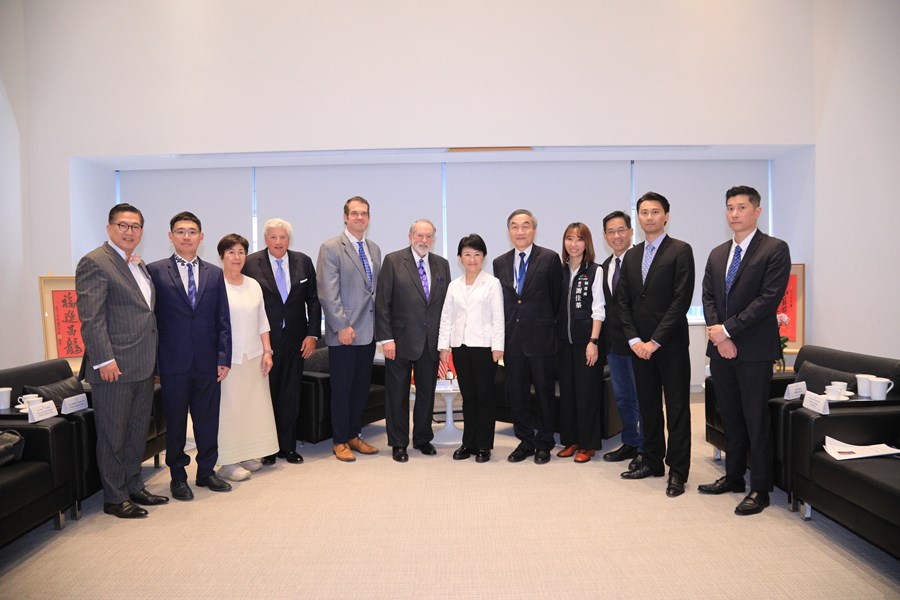 美國阿肯色州哈克比(Mike Huckabee)前州長一行拜會市府--TSAI (40)