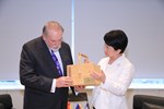 美國阿肯色州哈克比(Mike Huckabee)前州長一行拜會市府--TSAI (37)