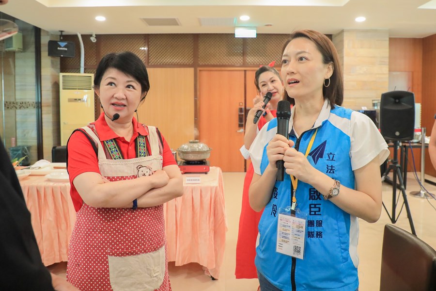 在地鱘龍魚美食秀 (66)