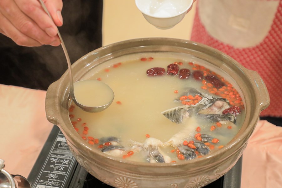 在地鱘龍魚美食秀 (75)