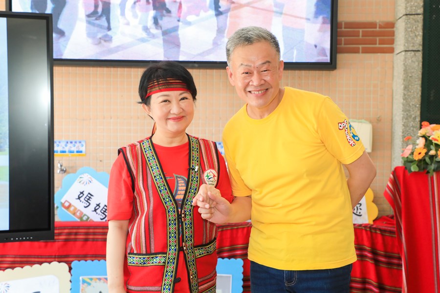 市長個別與白冷國小全校師生單獨合影 (72)