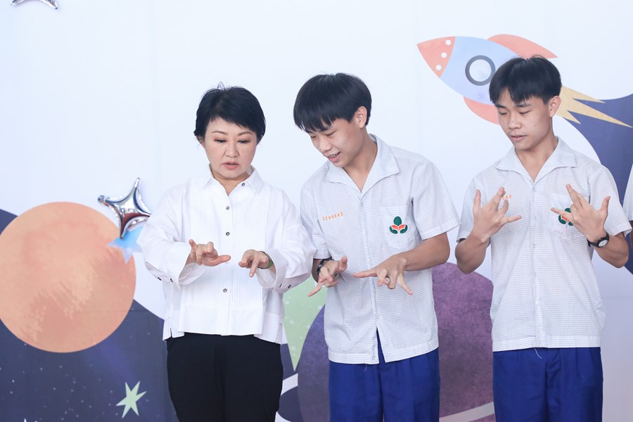 台中市高級中等以下學校112學年度畢業生市長獎合影 (54)