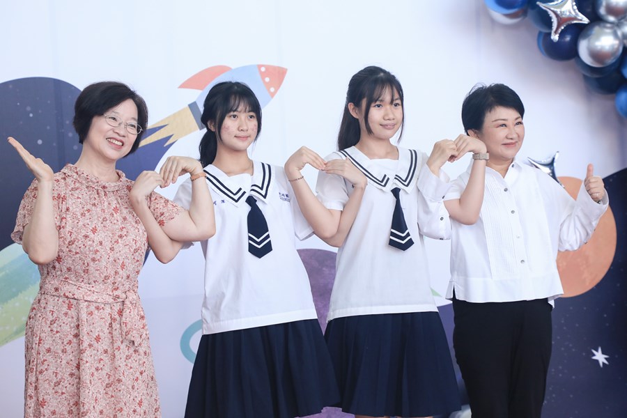 台中市高級中等以下學校112學年度畢業生市長獎合影 (59)