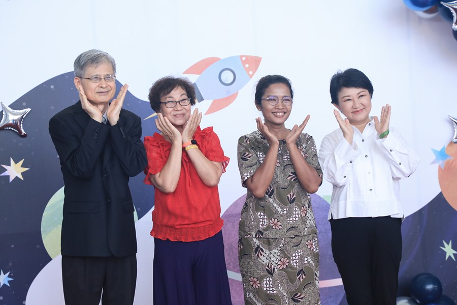 台中市高級中等以下學校112學年度畢業生市長獎合影 (68)