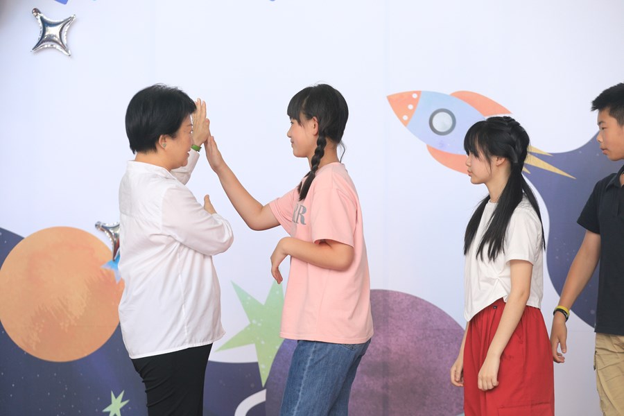 台中市高級中等以下學校112學年度畢業生市長獎合影--TSAI (23)