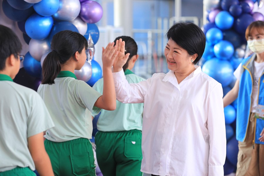 台中市高級中等以下學校112學年度畢業生市長獎合影--TSAI (27)