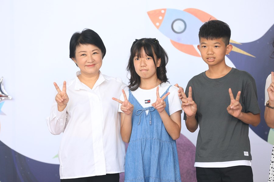 台中市高級中等以下學校112學年度畢業生市長獎合影--TSAI (42)
