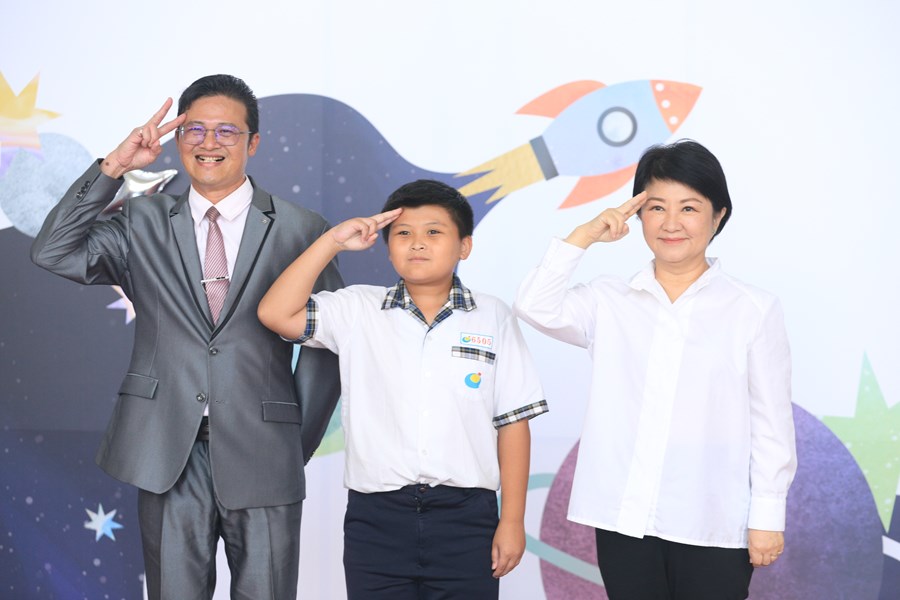 台中市高級中等以下學校112學年度畢業生市長獎合影--TSAI (47)