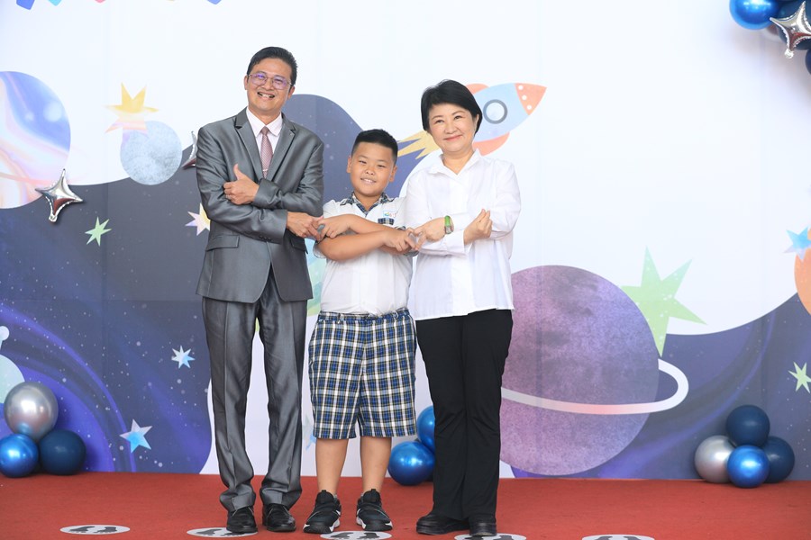 台中市高級中等以下學校112學年度畢業生市長獎合影--TSAI (48)