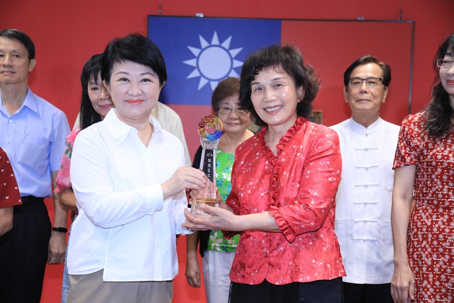 表揚113年度本市推廣客家文化有功人員及單位--個人獎--羅玉秀  女士