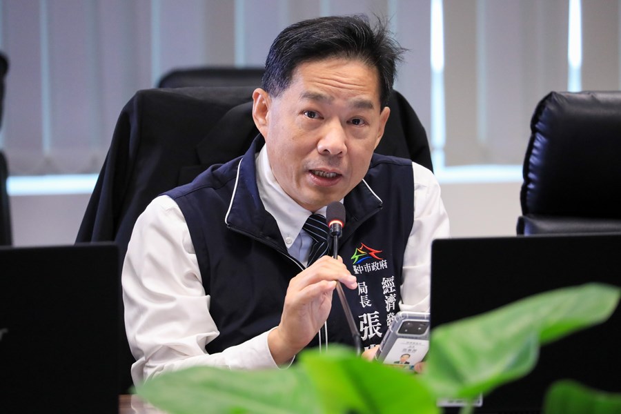 經發局長報告台中鍋烤節民眾參與情形及效益