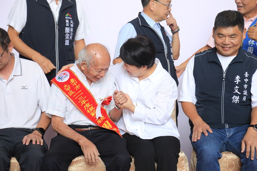--台中市113年度模範父親與市長有約合照活動-TSAI (102)