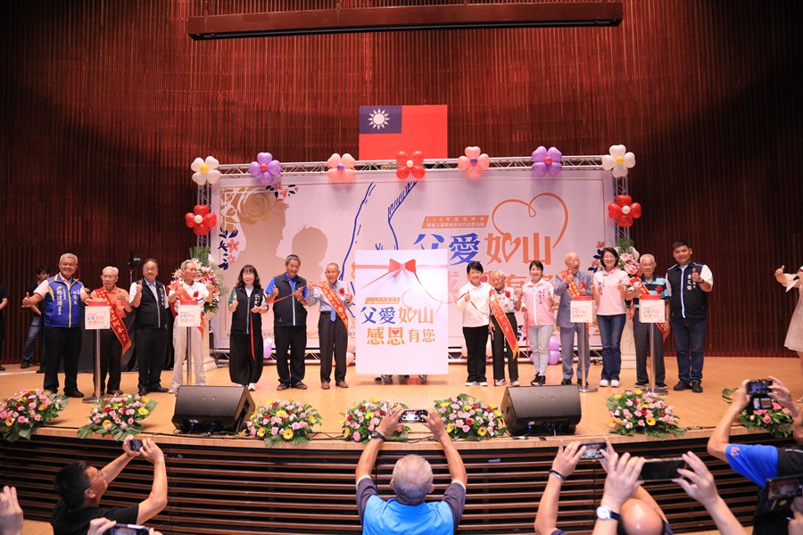 --台中市113年度模範父親與市長有約合照活動-TSAI (42)