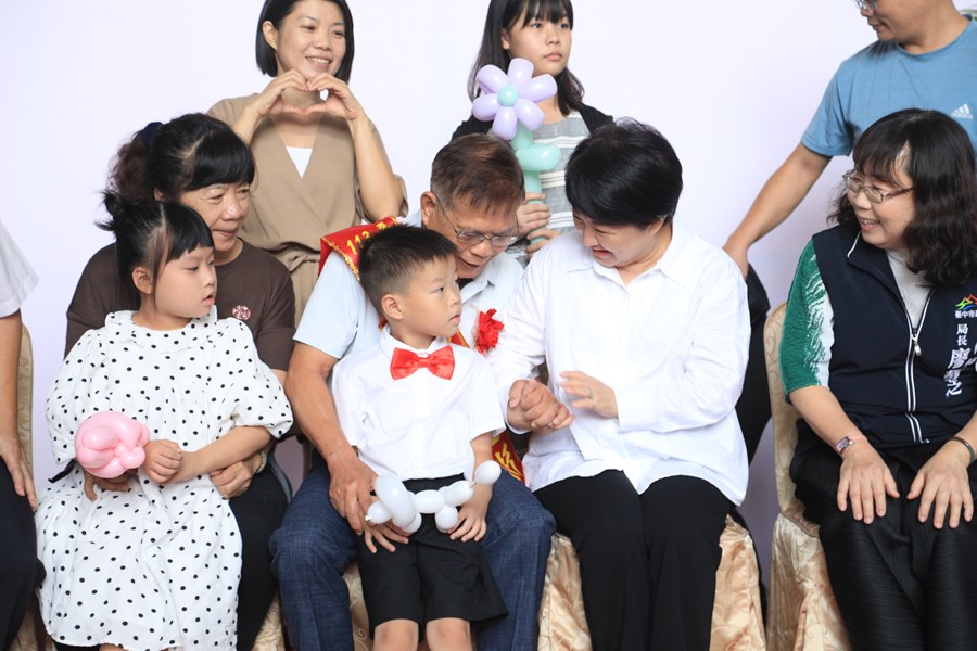 --台中市113年度模範父親與市長有約合照活動-TSAI (77)