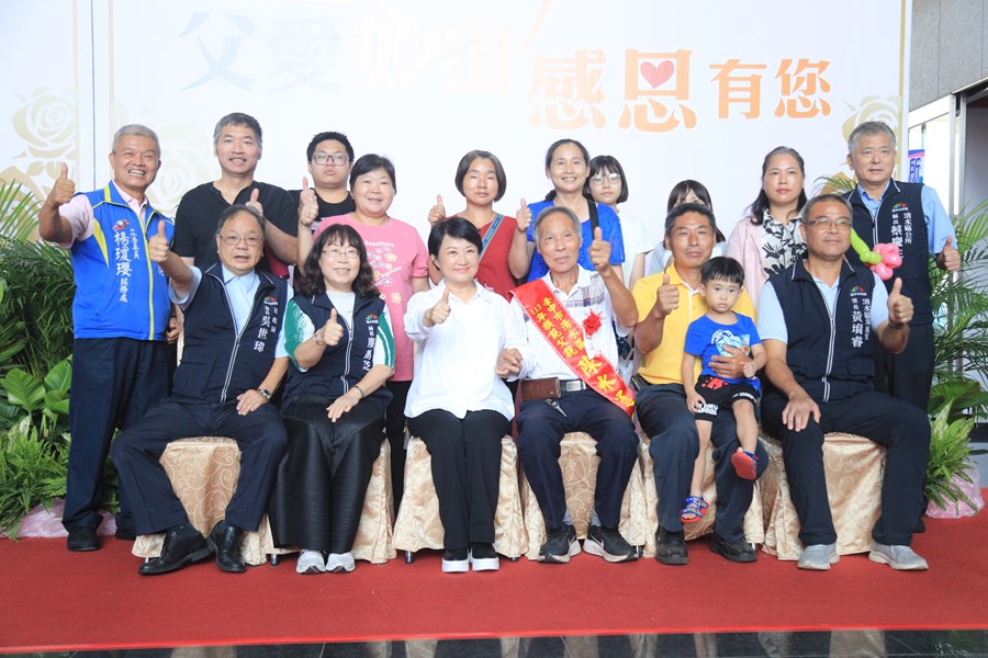 --台中市113年度模範父親與市長有約合照活動-TSAI (92)