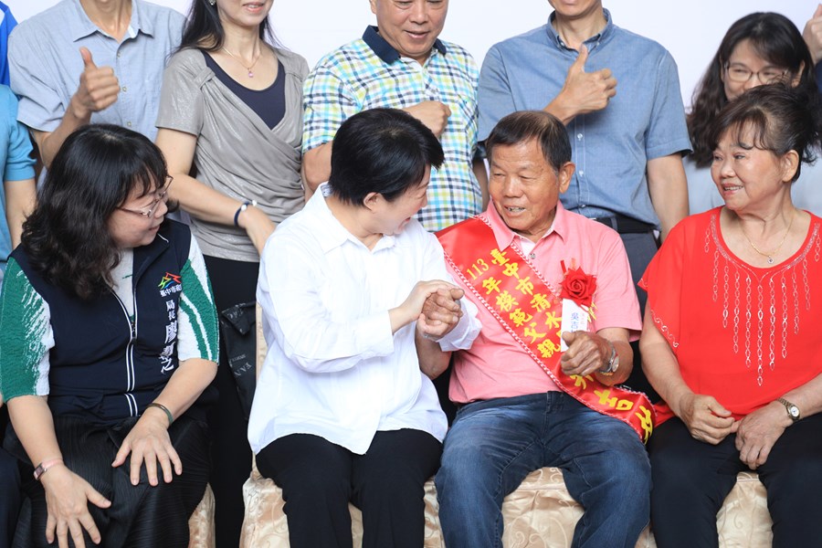 --台中市113年度模範父親與市長有約合照活動-TSAI (95)