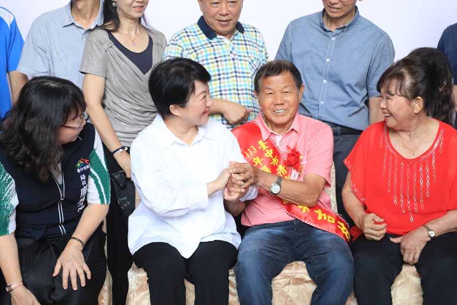 --台中市113年度模範父親與市長有約合照活動-TSAI (96)