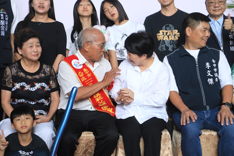 --台中市113年度模範父親與市長有約合照活動-TSAI (105)