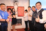 十大火鍋、燒烤店家首獎貼榜--盧市長到沙鹿乳牛牧場貼紅榜--TSAI (37)