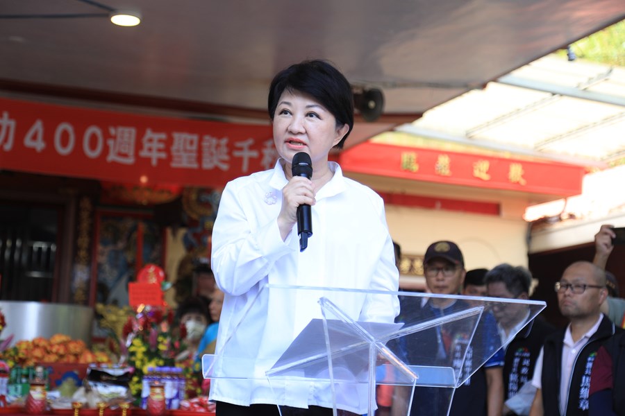 盧市長到大甲鐵砧山國姓廟贈匾--TSAI (33)