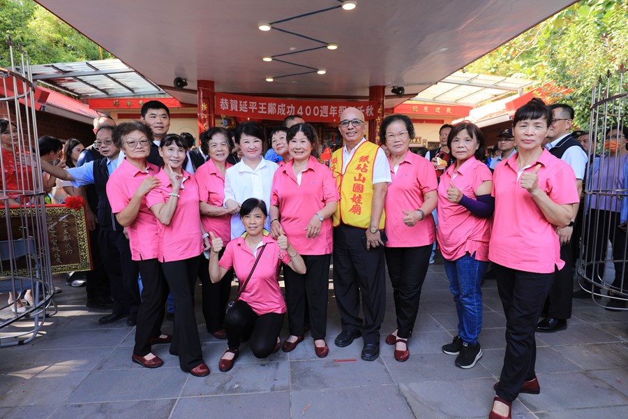 盧市長到大甲鐵砧山國姓廟贈匾--TSAI (51)