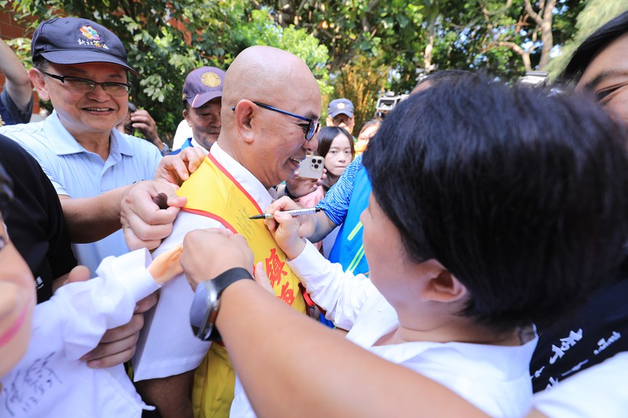盧市長到大甲鐵砧山國姓廟贈匾--TSAI (56)