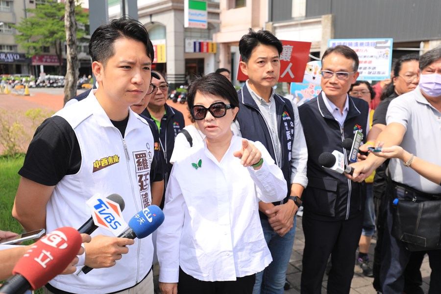 盧市長視察公車大執法(台灣大道與建國路口)--TSAI (9)