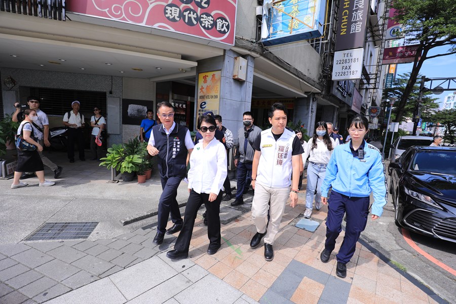 盧市長視察公車大執法(台灣大道與建國路口)--TSAI (12)