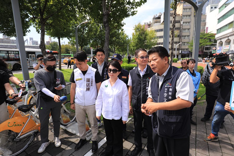 盧市長視察公車大執法(台灣大道與建國路口)--TSAI (20)