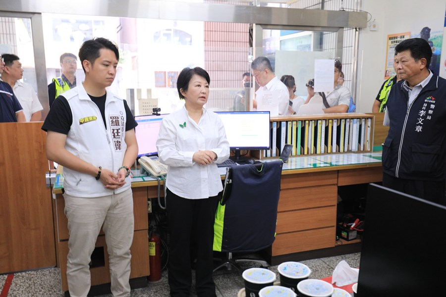 盧市長到繼中派出所慰勞警員及志工-TSAI (13)
