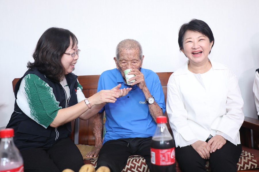 台中市太平區百歲人瑞慰訪活動 (2)